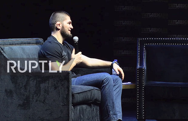 22 Lata Po Niedzwiedziu Khabib Nurmagomedov Wprawia Australijskich Fanow W Euforie Video Lowking Pl